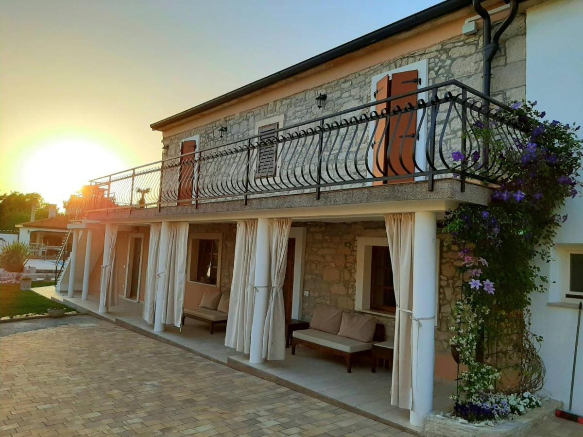 Villa Alma Kaštelir 外观 照片