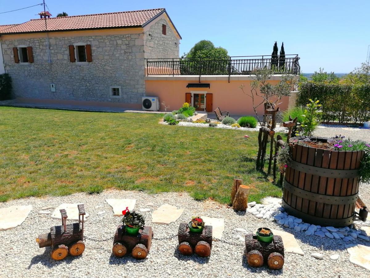 Villa Alma Kaštelir 外观 照片