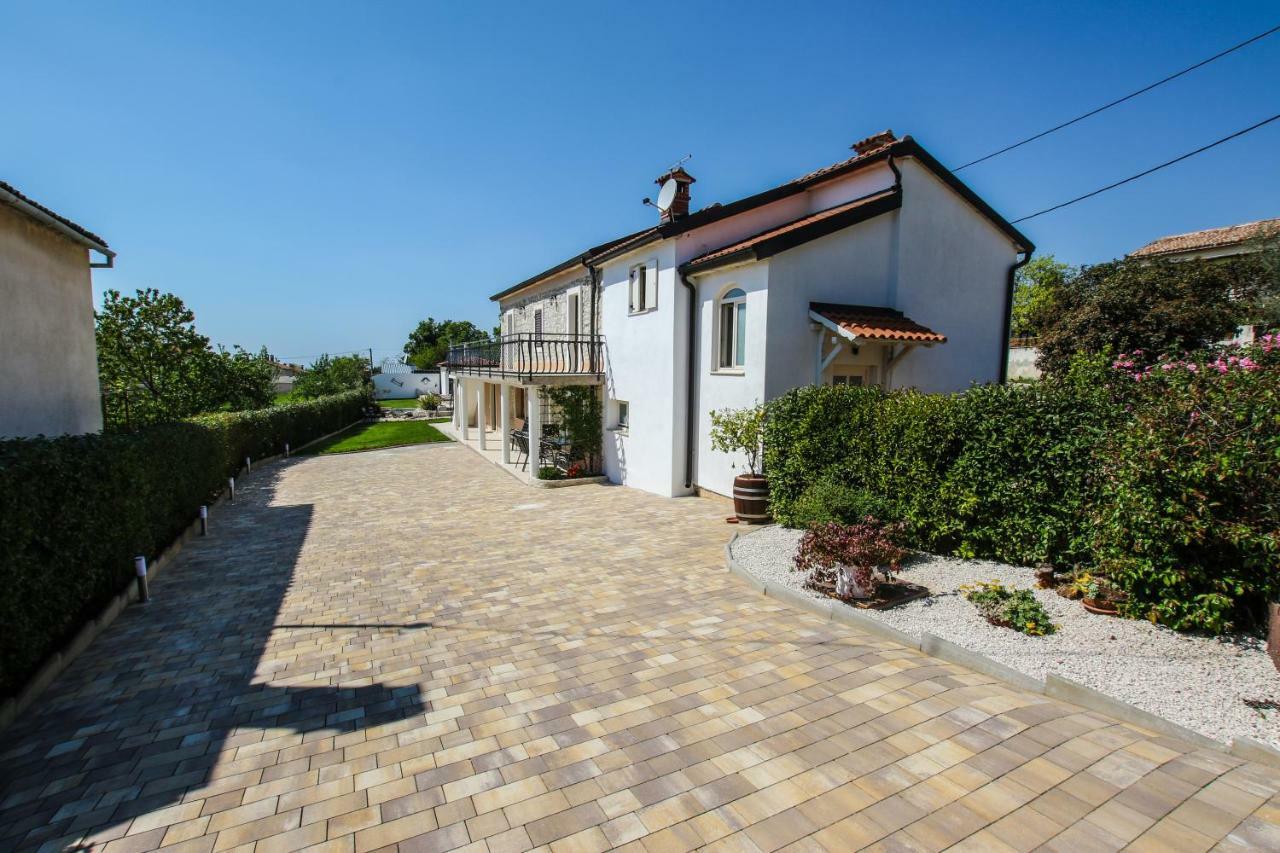 Villa Alma Kaštelir 外观 照片