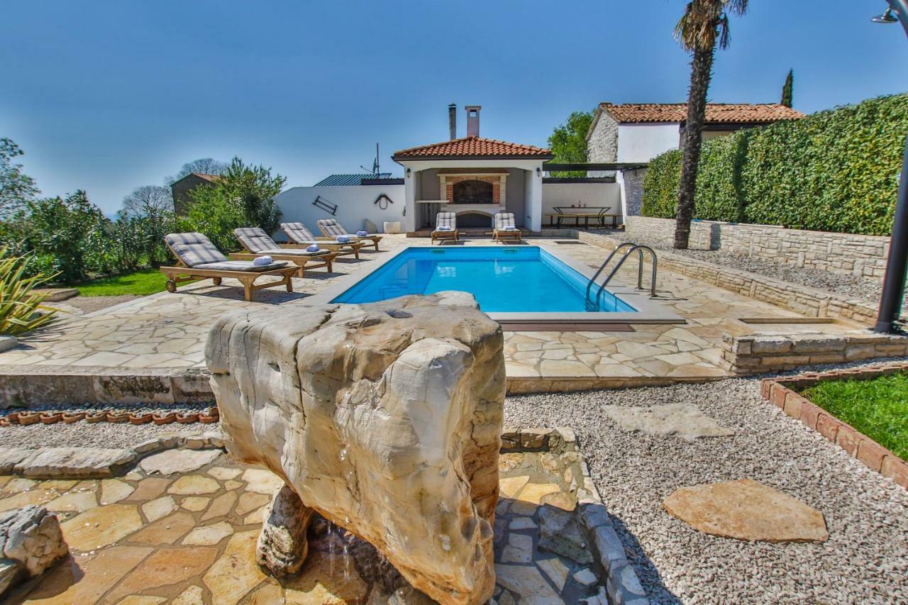 Villa Alma Kaštelir 外观 照片