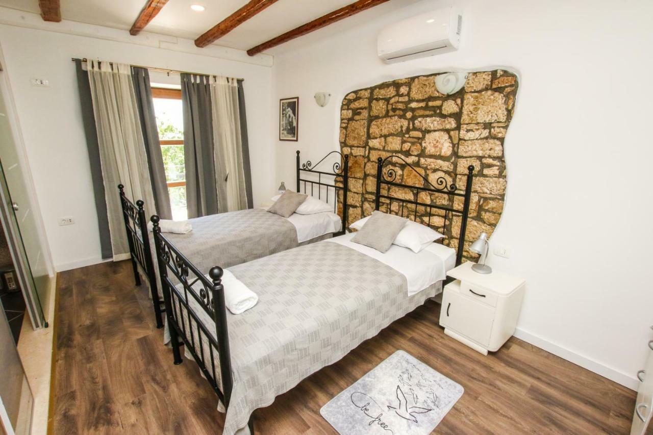 Villa Alma Kaštelir 外观 照片
