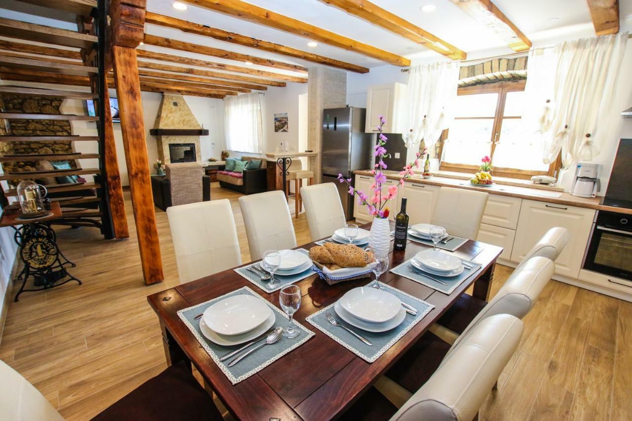 Villa Alma Kaštelir 外观 照片